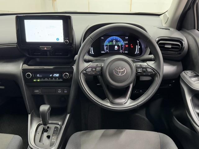 ヤリスクロス G ETC装備 リヤカメラ 点検記録簿 スマートエントリー イモビライザー オートエアコン アルミホイール キーレス パワーウィンドウ クルコン ABS ドライブレコーダー エアバッグ パワーステアリング(4枚目)