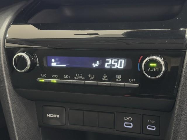 ヤリスクロス G ETC装備 リヤカメラ 点検記録簿 スマートエントリー イモビライザー オートエアコン アルミホイール キーレス パワーウィンドウ クルコン ABS ドライブレコーダー エアバッグ パワーステアリング(8枚目)