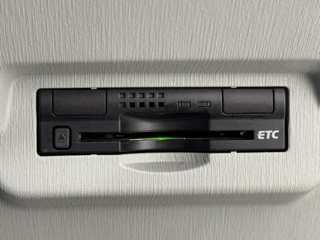 プリウスα S スマキー LEDヘッド 盗難防止システム 地デジTV 整備記録簿 パワーウィンドウ ESC 運転席エアバッグ サイドカーテンエアバック デュアルエアバック ETC車載器 キーレスエントリー アルミ(9枚目)