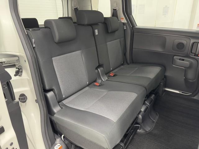 シエンタ Ｇ　クルーズＣ　盗難防止システム　試乗車　Ｗ電動ドア　ＬＥＤ　バックガイドモニター　ドライブレコーダー　フルセグＴＶ　ＡＡＣ　ＥＴＣ車載器　ＰＳ　エアＢ　ＰＷ　３列シート　キーフリー　ウォークスルー（15枚目）