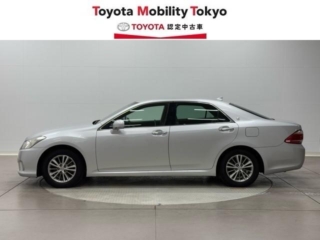 クラウン ロイヤルサルーン フルセグ地デジTV ダブルエアバック スマートキー&プッシュスタート クルーズコントロール 電動シート オートエアコン キーフリーシステム ワンオーナー車 パワーウインド 記録簿 盗難防止装置 ABS(3枚目)