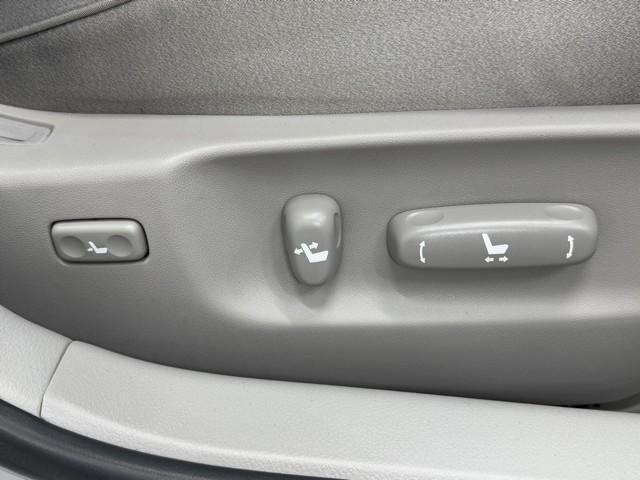 クラウン ロイヤルサルーン フルセグ地デジTV ダブルエアバック スマートキー&プッシュスタート クルーズコントロール 電動シート オートエアコン キーフリーシステム ワンオーナー車 パワーウインド 記録簿 盗難防止装置 ABS(13枚目)