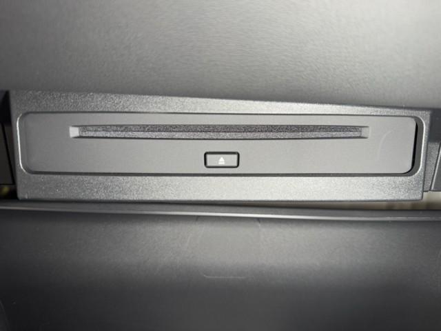 ヴォクシー ハイブリッドS-Z パワーウィンドウ DVD再生機能 インテリキー 横滑防止装置 地デジTV アクティブクルーズコントロール フルオートエアコン リアカメラ エアバッグ ABS 100V充電 ナビTV WAC キーレス(9枚目)