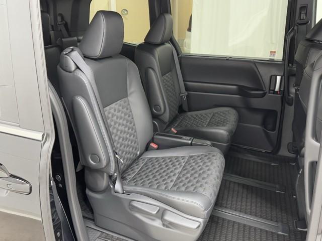 ヴォクシー ハイブリッドS-Z パワーウィンドウ DVD再生機能 インテリキー 横滑防止装置 地デジTV アクティブクルーズコントロール フルオートエアコン リアカメラ エアバッグ ABS 100V充電 ナビTV WAC キーレス(17枚目)