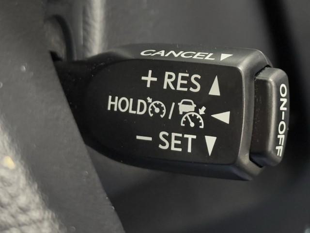 アルファードハイブリッド ＳＲ　Ｃパッケージ　カーナビ　点検記録簿　サンル－フ　バックモニター　オートエアコン　ＬＥＤ　横滑り防止機能　ＡＢＳ　イモビ　ＡＣ１００Ｖ電源　アルミ　ドライブレコーダー　４ＷＤ　ミュージックプレイヤー接続可　３列シート（9枚目）