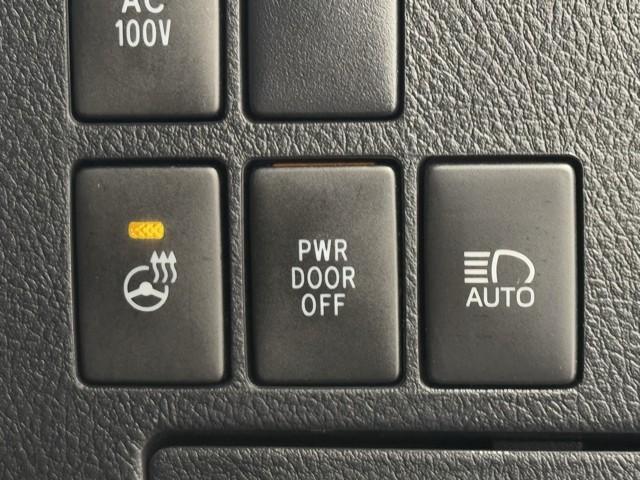 アルファードハイブリッド ＳＲ　Ｃパッケージ　カーナビ　点検記録簿　サンル－フ　バックモニター　オートエアコン　ＬＥＤ　横滑り防止機能　ＡＢＳ　イモビ　ＡＣ１００Ｖ電源　アルミ　ドライブレコーダー　４ＷＤ　ミュージックプレイヤー接続可　３列シート（13枚目）
