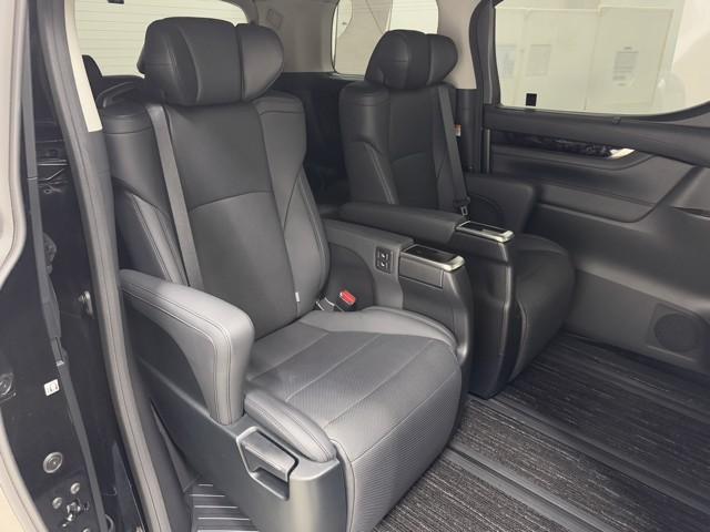 アルファードハイブリッド ＳＲ　Ｃパッケージ　カーナビ　点検記録簿　サンル－フ　バックモニター　オートエアコン　ＬＥＤ　横滑り防止機能　ＡＢＳ　イモビ　ＡＣ１００Ｖ電源　アルミ　ドライブレコーダー　４ＷＤ　ミュージックプレイヤー接続可　３列シート（18枚目）