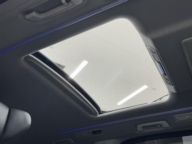 アルファードハイブリッド ＳＲ　Ｃパッケージ　カーナビ　点検記録簿　サンル－フ　バックモニター　オートエアコン　ＬＥＤ　横滑り防止機能　ＡＢＳ　イモビ　ＡＣ１００Ｖ電源　アルミ　ドライブレコーダー　４ＷＤ　ミュージックプレイヤー接続可　３列シート（19枚目）