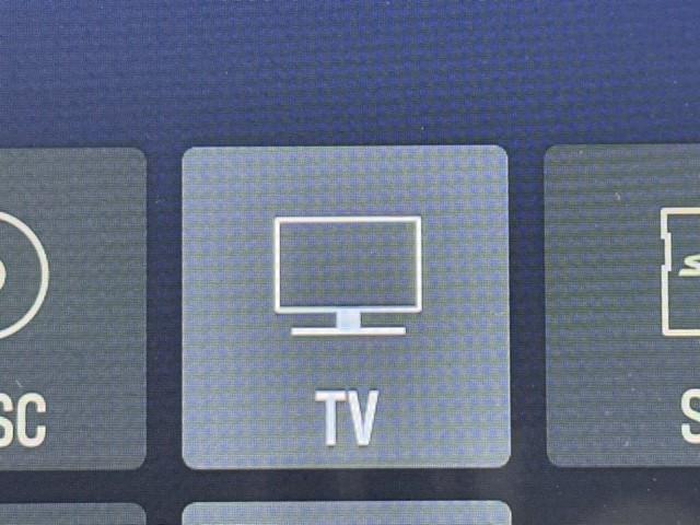 ヴォクシー ハイブリッドＺＳ　煌ＩＩＩ　ドライブレコーダ　アイドリングストップ　地デジＴＶ　リヤカメラ　Ｗエアコン　スマートキー　ミュージックプレイヤー接続可　ＤＶＤ再生可　クルコン　ＶＳＣ　キーレス　アルミホイール　ナビ＆ＴＶ　ＥＴＣ（7枚目）