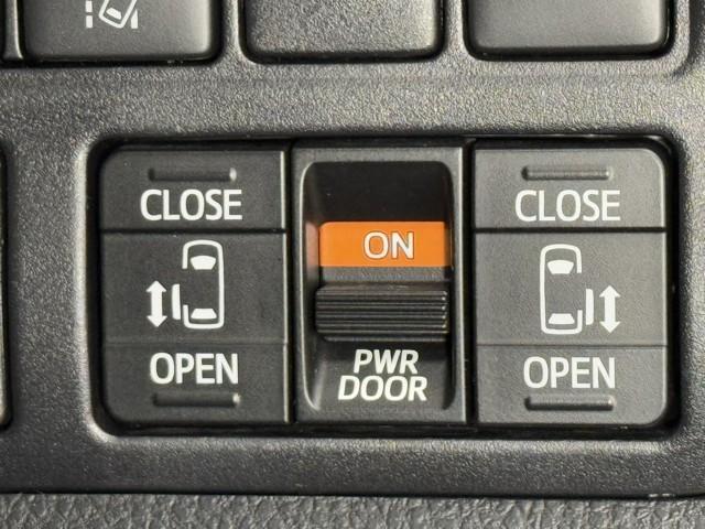 ヴォクシー ハイブリッドＺＳ　煌ＩＩＩ　ドライブレコーダ　アイドリングストップ　地デジＴＶ　リヤカメラ　Ｗエアコン　スマートキー　ミュージックプレイヤー接続可　ＤＶＤ再生可　クルコン　ＶＳＣ　キーレス　アルミホイール　ナビ＆ＴＶ　ＥＴＣ（14枚目）