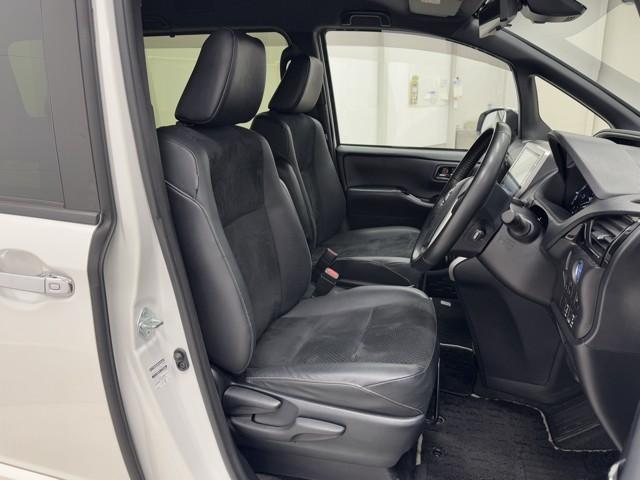 ヴォクシー ハイブリッドＺＳ　煌ＩＩＩ　ドライブレコーダ　アイドリングストップ　地デジＴＶ　リヤカメラ　Ｗエアコン　スマートキー　ミュージックプレイヤー接続可　ＤＶＤ再生可　クルコン　ＶＳＣ　キーレス　アルミホイール　ナビ＆ＴＶ　ＥＴＣ（17枚目）