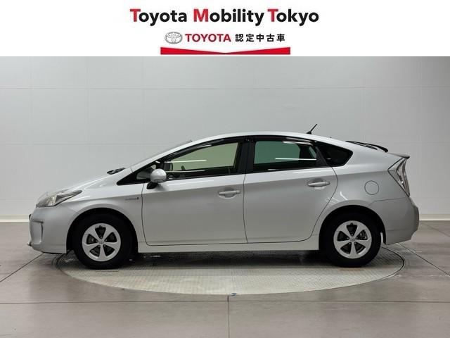 プリウス Ｓ　アイドリングストップ搭載　Ｂモニタ－　フルセグ地デジ　ＡＵＸ接続可　インテリキー　デュアルエアバック　エアＢ　イモビライザー　ドライブレコ－ダ－　ＤＶＤ再生可能　ナビＴＶ　ＡＵＴＯエアコン　ＥＴＣ装備（3枚目）