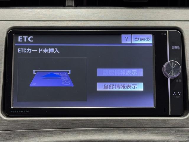 プリウス Ｓ　アイドリングストップ搭載　Ｂモニタ－　フルセグ地デジ　ＡＵＸ接続可　インテリキー　デュアルエアバック　エアＢ　イモビライザー　ドライブレコ－ダ－　ＤＶＤ再生可能　ナビＴＶ　ＡＵＴＯエアコン　ＥＴＣ装備（9枚目）