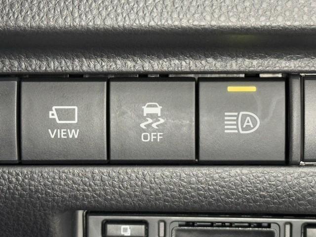 ハリアーハイブリッド Ｚ　レザーパッケージ　パノラマサンルーフ　地デジ　横滑防止　盗難防止システム　Ｂモニター　革　ＬＥＤライト　パワーウィンドウ　クルコン　スマートキ－　助手席エアバック　パワーシート　エアバッグ　点検記録簿　オートエアコン（11枚目）