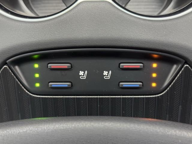 ハリアーハイブリッド Ｚ　レザーパッケージ　パノラマサンルーフ　地デジ　横滑防止　盗難防止システム　Ｂモニター　革　ＬＥＤライト　パワーウィンドウ　クルコン　スマートキ－　助手席エアバック　パワーシート　エアバッグ　点検記録簿　オートエアコン（14枚目）