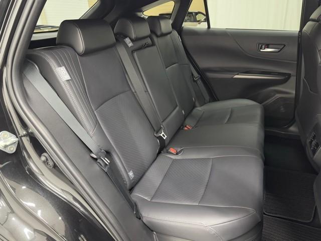 ハリアーハイブリッド Ｚ　レザーパッケージ　パノラマサンルーフ　地デジ　横滑防止　盗難防止システム　Ｂモニター　革　ＬＥＤライト　パワーウィンドウ　クルコン　スマートキ－　助手席エアバック　パワーシート　エアバッグ　点検記録簿　オートエアコン（16枚目）