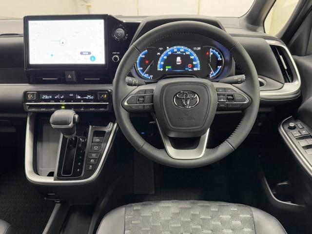 ヴォクシー ハイブリッドS-Z パワーウィンドウ DVD再生機能 インテリキー 横滑防止装置 地デジTV アクティブクルーズコントロール フルオートエアコン リアカメラ エアバッグ ABS 100V充電 ナビTV WAC キーレス(4枚目)