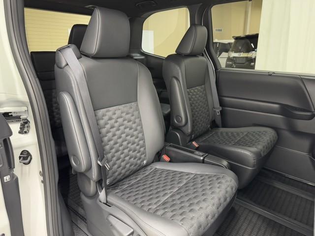 ヴォクシー ハイブリッドS-Z パワーウィンドウ DVD再生機能 インテリキー 横滑防止装置 地デジTV アクティブクルーズコントロール フルオートエアコン リアカメラ エアバッグ ABS 100V充電 ナビTV WAC キーレス(16枚目)