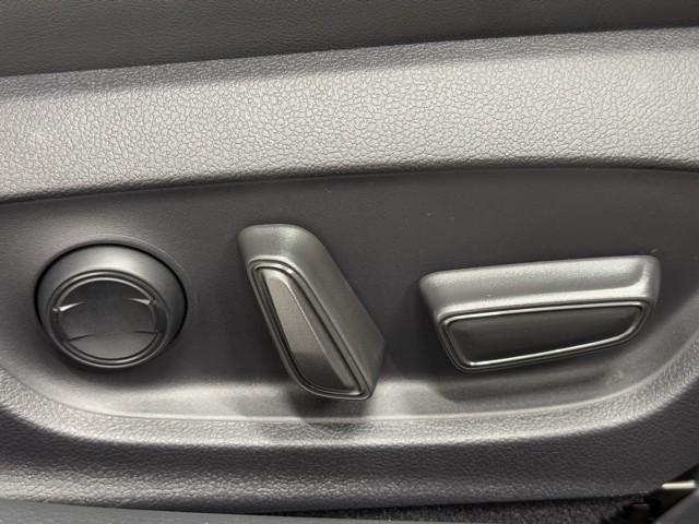 プリウス Z リアカメラ プリクラッシュ PWシート メモリナビ AC100V電源 LEDランプ ナビ・TV オートクルーズ アルミホイール ドライブレコーダ AC 運転席エアバッグ 横滑り防止装置 ETC付(15枚目)