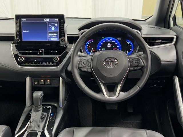 カローラクロス ハイブリッド　Ｚ　ムーンルーフ　衝突軽減Ｂ　記録簿有　スマキ－　ワンオーナ　半レザー　Ｂモニター　アクティブクルーズコントロール　アイドリングストップ　イモビ　ＬＥＤ　ＡＣ　運転席Ｐシート　メディアプレイヤー接続（4枚目）