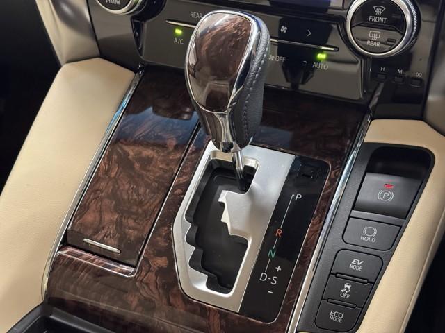 アルファードハイブリッド Ｇ　ＴＳＳ　１オーナー　オートクルーズ　ナビＴＶ　地デジ　ＡＣ１００　盗難防止装置　ＡＷ　ＬＥＤヘッド　４ｗｄ　キーレス　Ｗエアコン　ＤＶＤ再生機能　ＡＢＳ　エアバッグ　ドラレコ　３列シート　ＥＴＣ（12枚目）