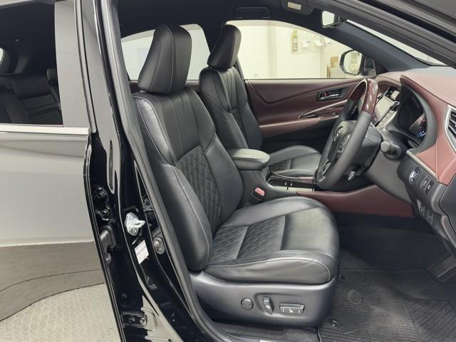 ハリアー プレミアム　アドバンスドパッケージ　Ｐシート　定期点検記録簿　クルーズコントロール　地デジＴＶ　横滑防止装置　ＬＥＤライト　ナビＴＶ　ＡＢＳ　パワーステアリング　Ｂカメラ　パワーウィンドウ　スマートキー　エアバッグ　ＥＴＣ　アイストップ（15枚目）