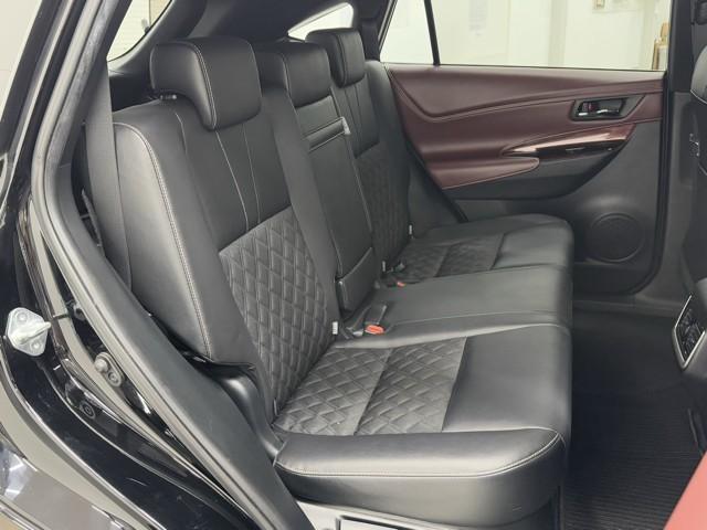 ハリアー プレミアム　アドバンスドパッケージ　Ｐシート　定期点検記録簿　クルーズコントロール　地デジＴＶ　横滑防止装置　ＬＥＤライト　ナビＴＶ　ＡＢＳ　パワーステアリング　Ｂカメラ　パワーウィンドウ　スマートキー　エアバッグ　ＥＴＣ　アイストップ（16枚目）