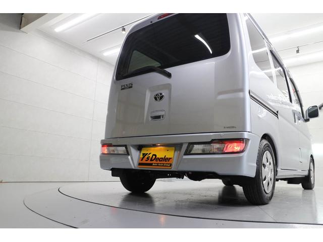 ピクシスバン クルーズターボ　ＳＡＩＩＩ　新品車高調（ファイナルコネクション）　メモリーナビ　フルセグＴＶ　Ｂｌｕｅｔｏｏｔｈ接続　バックカメラ　ＬＥＤヘッドライト　ＥＴＣ　ローダウン　スマートアシスト（17枚目）
