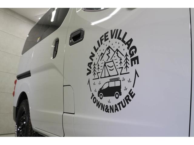 ＮＶ２００バネットバン ＤＸ　ＶＡＮＬＩＦＥＶＩＬＬＡＧＥ限定色アースグレーカーキ　室内ウッド調　間接ＬＥＤ照明　オーディオ＆シフトゲートパネル同色カラー　　カロッツェリアナビ　バックカメラ　ＥＴＣ　ルーフキャリア＆ラック（3枚目）