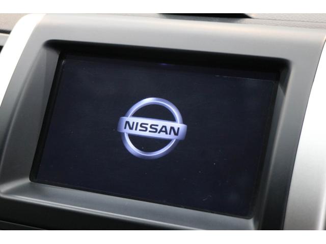 エクストレイル ２０Ｘｔｔ　カプロンシート　純正ナビ　純正１７インチＡＷ　ＨＩＤヘッドライト　スマートキー　電動格納ミラー　４ＷＤ　クルーズコントロール　シートヒーター　オートライト　ハイパールーフレール（3枚目）