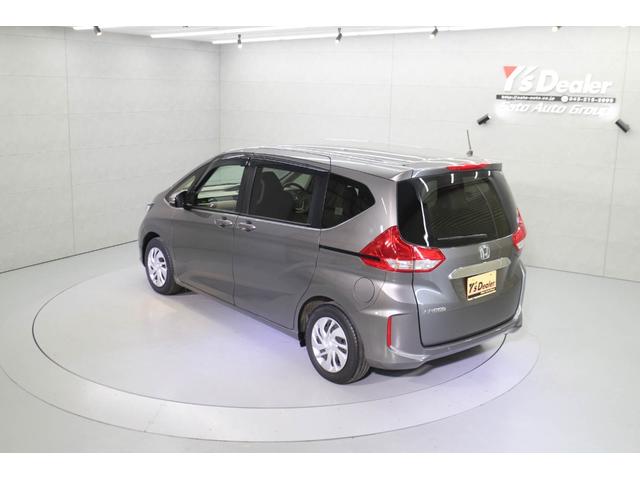 フリード Ｇ・ホンダセンシング　純正ナビ　バックカメラ　両側パワースライドドア　ＥＴＣ　フルセグＴＶ　ドライブレコーダー　Ｂｌｕｅｔｏｏｔｈ接続　コーナーセンサー　スマートキー　衝突被害軽減ブレーキ　ＤＶＤ再生　ＵＳＢ充電（11枚目）
