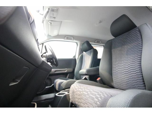 クロスロード ２０Ｘ　プレミアスタイルパッケージ　ＭＯＰナビ　バックカメラ　ＨＩＤヘッドライト　ディーラー記録簿　電動格納ミラー　オートライト　純正１７インチＡＷ（45枚目）