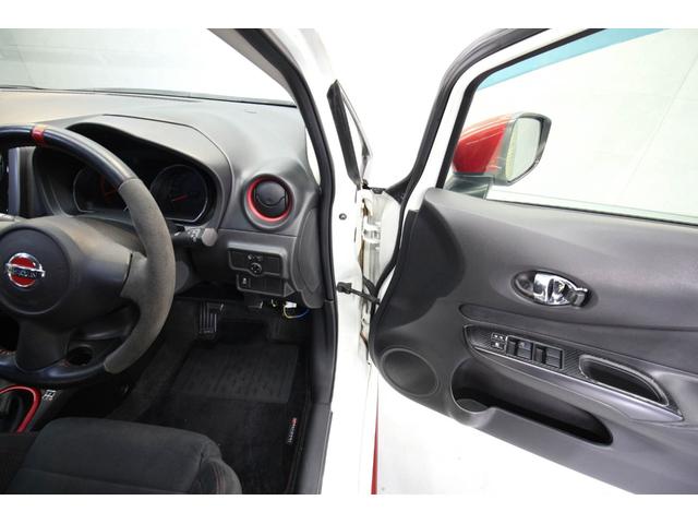 ノート ニスモ S NISMOブレーキホースセット&強化エンジンマウント&トルクロッド TEIN車高調 クスコ製タワーバー Panasonic製ナビ フルセグTV 純正17インチAW ETC スマートキー 前後ドラレコ(44枚目)