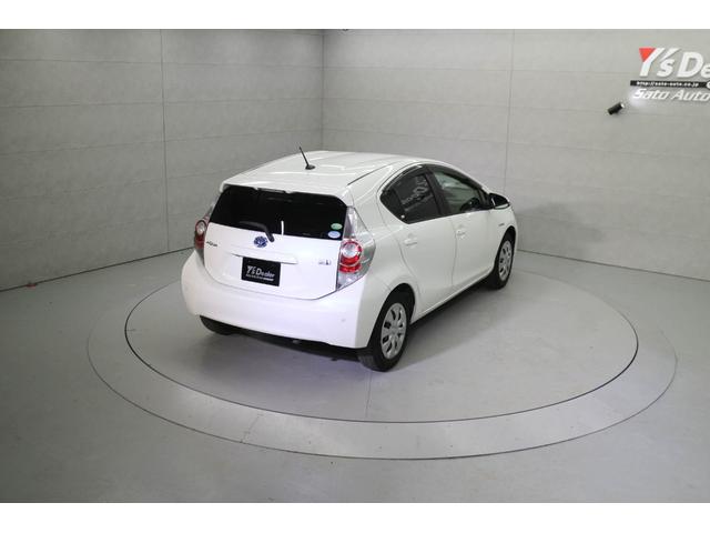 アクア Ｓ　純正メモリーナビ　バックカメラ　地デジＴＶ　Ｂｌｕｅｔｏｏｔｈ接続　コーナーセンサー　スペアタイヤ　アイドリングストップ　電動格納ミラー　キーレスエントリー　シートヒーター（13枚目）