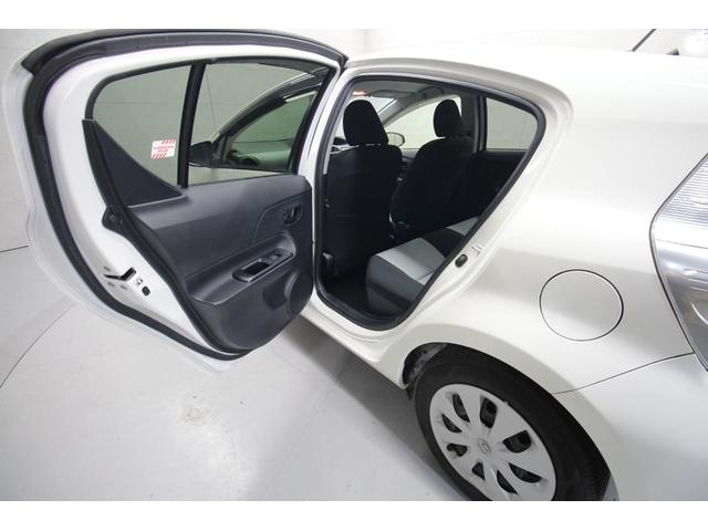 アクア Ｓ　純正メモリーナビ　バックカメラ　地デジＴＶ　Ｂｌｕｅｔｏｏｔｈ接続　コーナーセンサー　スペアタイヤ　アイドリングストップ　電動格納ミラー　キーレスエントリー　シートヒーター（52枚目）