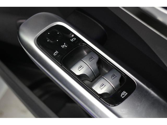 Ｃクラス Ｃ２００アバンギャルド　ＡＭＧスタイリングフロントスポイラー＆サイドスカート　リアアクスルステアリング　自動パノラマスライドルーフ　デジタルインナーミラー　全方位カメラ　フルセグＴＶ　Ｂｌｕｅｔｏｏｔｈ接続　ＥＴＣ２．０（24枚目）