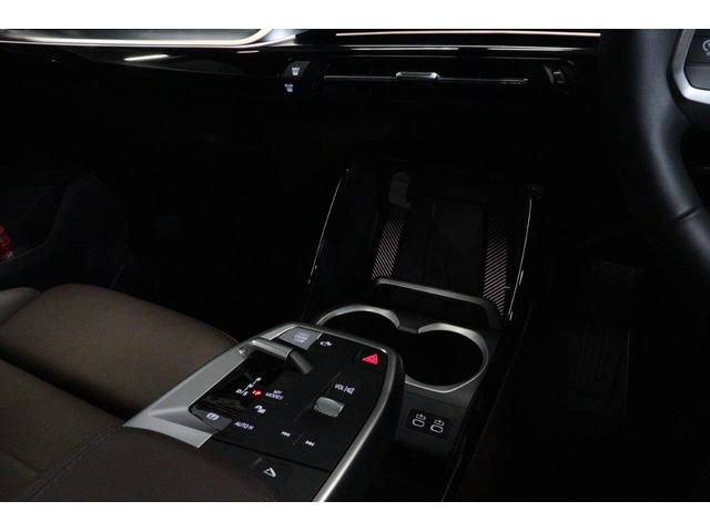 Ｘ２ ｘＤｒｉｖｅ　２０ｉ　Ｍスポーツハイラインパッケージ　アクティブクルーズコントロール　ヘッドアップディスプレイ　衝突被害軽減ブレーキ　モカレザーシート　２０インチアロイホイール（27枚目）
