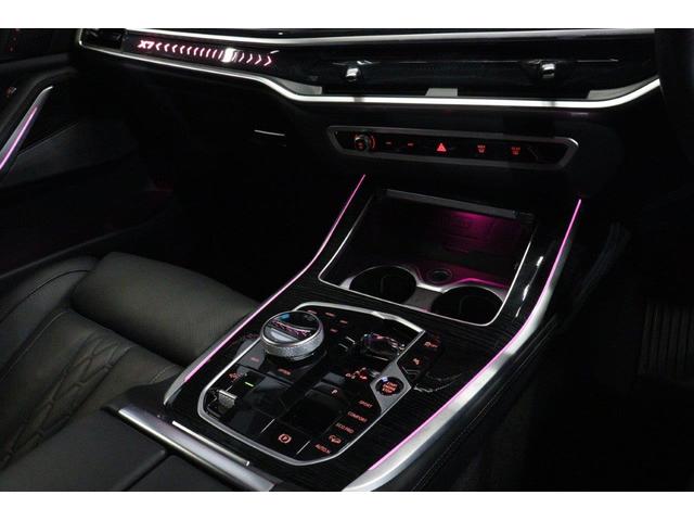 X7 xDrive 40d Mスポーツ スカイラウンジパノラマサンルーフ ブラックメリノレザーシートヒーターベンチレーション 6人乗り 22インチホイール BMW認定中古車(32枚目)