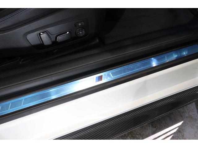 ４シリーズ Ｍ４４０ｉ　ｘＤｒｉｖｅクーペ　Ｍパフォーマンス仕様　ブレーキ　アロイホイール　カーボンミラーカバー　サイドストライプ　リアスポイラー　ＡｐｐｌｅＣａｒＰｌａｙ　Ｈａｒｍａｎ／Ｋａｒｄｏｎ　ＢＭＷ認定中古車（32枚目）