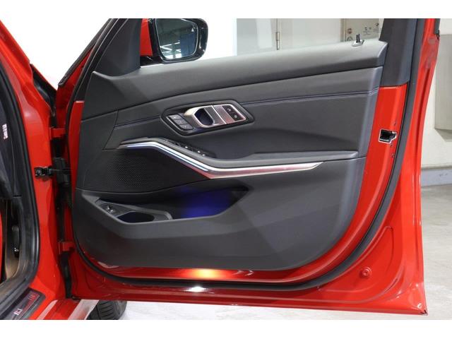 ３シリーズ ３２０ｉツーリング　メルボルンレッド　パーキングアシストプラス　電動シート　シートヒーター　アクティブクルーズコントロール　オートマチックテールゲート（14枚目）