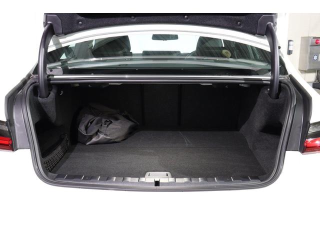 3シリーズ 330e Mスポーツ BMW認定中古車 ハーマンカードン ブラックレザーシート アクティブクルーズコントロール レーンディパーチャーウォーニング ヘッドアップディスプレイ 地デジチューナー 電動トランク シートヒーター(13枚目)