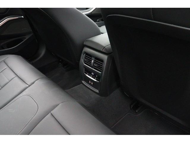 3シリーズ 330e Mスポーツ BMW認定中古車 ハーマンカードン ブラックレザーシート アクティブクルーズコントロール レーンディパーチャーウォーニング ヘッドアップディスプレイ 地デジチューナー 電動トランク シートヒーター(52枚目)