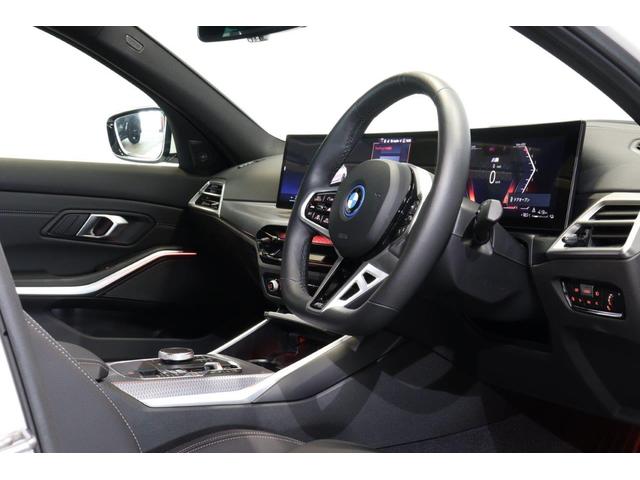 ３シリーズ ３３０ｅ　Ｍスポーツ　アクティブクルーズコントロール　ヘッドアップディスプレイ　衝突被害軽減ブレーキ　シートヒーター　弊社デモカー使用　認定中古車（17枚目）