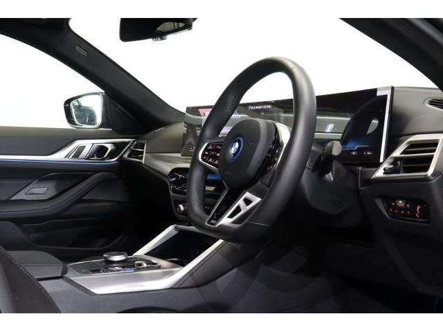 ｉ４ ｅＤｒｉｖｅ　４０　Ｍスポーツ　ＢＭＷ認定中古車　アクティブクルーズコントロール　　レーンディパーチャーウォーニング　ヘッドアップディスプレイ　シートヒーター　電動トランク　パークディスタンスコントロール　パーキングアシスト（15枚目）
