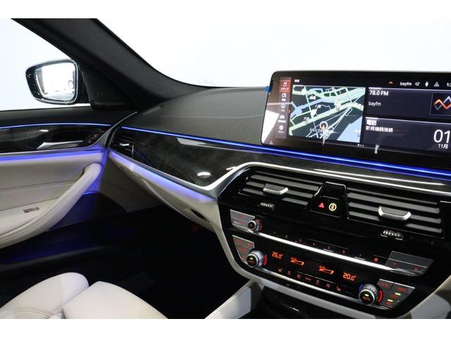 5シリーズ 523d xDrive Mスポーツ BMW認定中古車 ハーマンカードン アイボリー革シート ヘッドアップディスプレイ レーンディパーチャーウォーニング アクティブクルーズコントロール パーキングアシスト パークディスタンスコントロール(28枚目)