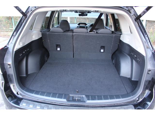 �L�����Q�b�W�X�y�[�X�͎�◷�s�ɑ劈��I���Ȃ݂Ƀ��Q�b�W���ɂ̓n�C�u���b�g�V�X�e���p�̃o�b�e���[���ݒu���Ă���O��̏d�ʃo�����X���œK�����Ă���܂��I