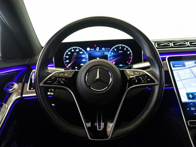 Ｓクラス Ｓ５００　４ＭＡＴＩＣ　ロング　ＡＭＧライン　リアコンフォートパッケージ　Ｂｌｕｅｔｏｏｔｈ接続　ＥＴＣ　ＬＥＤヘッドライト　ＴＶ　アイドリングストップ　オットマン　クルーズコントロール　コネクテッド機能　サイドカメラ　サンルーフ・ガラスルーフ（17枚目）