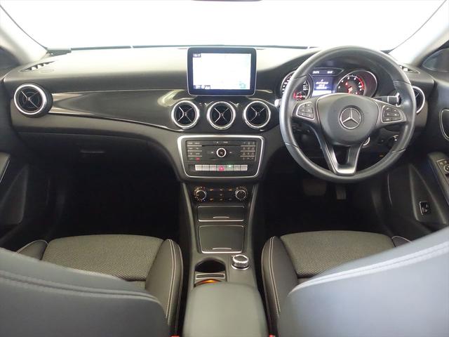 ＣＬＡクラス ＣＬＡ１８０　ＡＭＧスタイル　レーダーセーフティパッケージ　Ｂｌｕｅｔｏｏｔｈ接続　ＣＤ　ＤＶＤ再生　ＥＴＣ　ＬＥＤヘッドライト　ＴＶ　アイドリングストップ　クルーズコントロール　シートヒーター　トランクスルー　ナビ（12枚目）