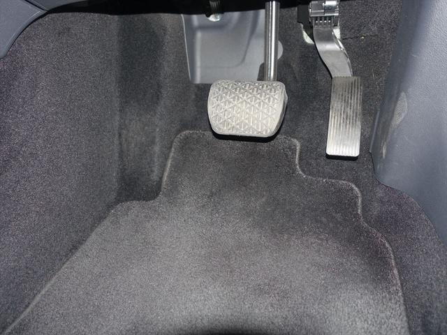 ＣＬＡクラス ＣＬＡ１８０　ＡＭＧスタイル　レーダーセーフティパッケージ　Ｂｌｕｅｔｏｏｔｈ接続　ＣＤ　ＤＶＤ再生　ＥＴＣ　ＬＥＤヘッドライト　ＴＶ　アイドリングストップ　クルーズコントロール　シートヒーター　トランクスルー　ナビ（26枚目）