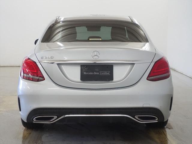 Ｃクラス Ｃ２００　ローレウスエディション　スポーツプラスパッケージ　Ｂｌｕｅｔｏｏｔｈ接続　ＥＴＣ　ＬＥＤヘッドライト　ＴＶ　アイドリングストップ　クルーズコントロール　コネクテッド機能　シートヒーター　トランクスルー　ナビ　バックモニター（3枚目）